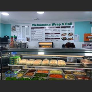 Cần sang gấp shop bánh mì thit gỏi cuốn & fresh juice & coffee