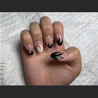 Shop nail 6 bàn, 5 ghế, 2 giường waxing và eyelash extension cần sang