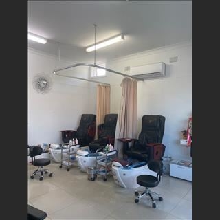 Sang shop Nails & Beauty hoạt động ổn định ở Punchbowl