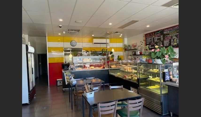 Tiệm takeaway income $5000 / tuần vùng Campbellfield cần sang 