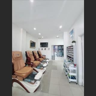 Sang tiệm nails & beauty tiền rent rất rẻ chỉ $100 / ngày