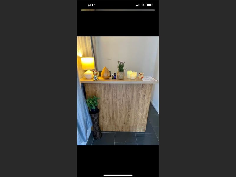 Sang shop Massage vùng Sydenham near station and main road