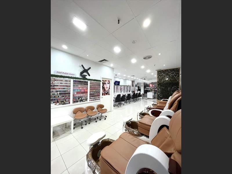 Sang tiệm nail trong shopping vùng Boronia income ổn định 