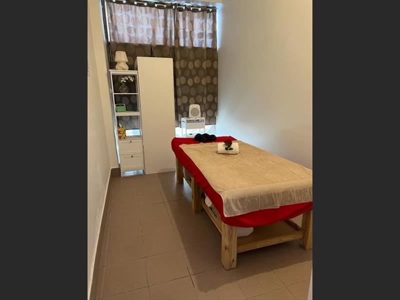 Cần sang shop massage, tiền rent rẻ, vị trí tốt vùng Coburg