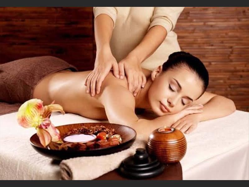 Tiệm massage ở West End hoạt động tốt muốn cho thuê lại