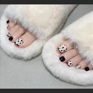 Cần tuyển thợ bột, SNS, tay chân nước và Waxing có xe đưa rước